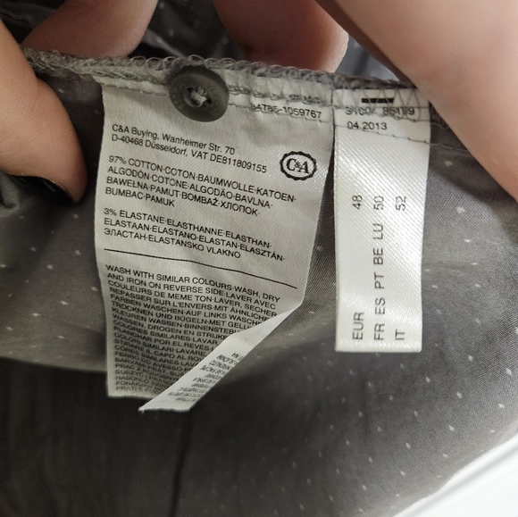 Grey with white dots button-down long sleeve shirt - Picture 4 of 7